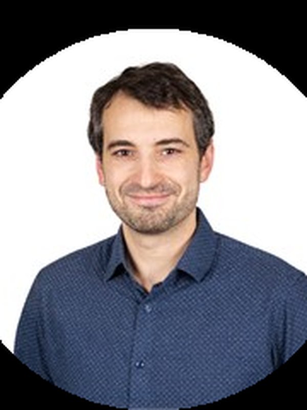 Humans missed 1 in 3 threats approving AI agent commands across 40,000 plays | Scale X